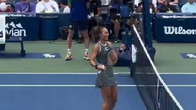 发球在线，状态在线，16强冲冲冲！郑钦文将再战维基奇！