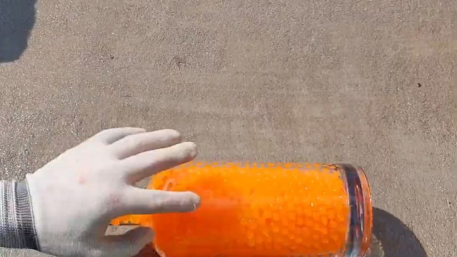 楼梯滚瓶子爆破解压时刻