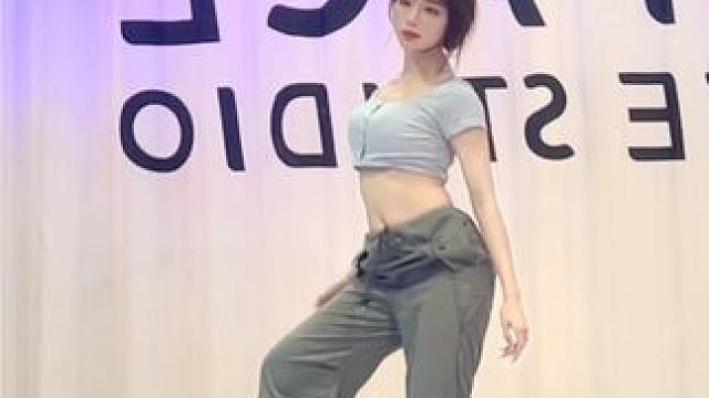 早说你喜欢御姐我就不装甜妹了
#jennie #基础爵士