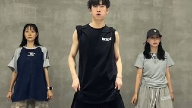 零基础3分钟练一个基本功:一种脚步➕四种身体变换（分别是bounce 、rock 、rolling 