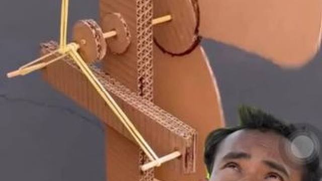 精明的矮子（做风车） #我的乡村生活 #农村生活 #农村美食记录生活 #东南亚矮子