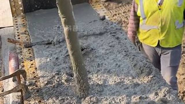 混凝土振动器工作原理是什么？