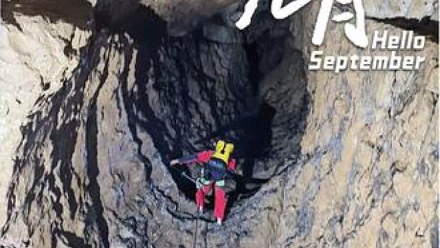 百米竖井，惊险史前巨型生物化石，你敢信吗？#真实户外 #山洞到底藏着什么 #户外