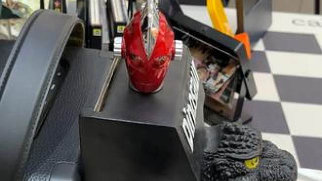 快喊你相信光的朋友来看~ #玩个很新的东西 #奥特曼 #网红打火机