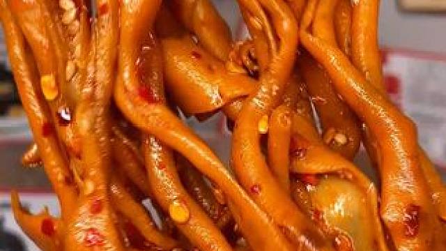 喜欢吃鸭货的，一定不要错过这个湖南的香辣鸭肠，香香辣辣QQ弹弹的超好吃#好吃到停不下来 #无辣不欢 