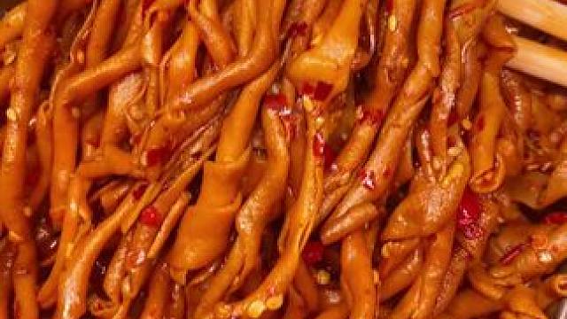 一口下去QQ弹弹的很有嚼劲，卤的特别入味，是真的好吃#好吃到停不下来 #零食推荐 #无辣不欢