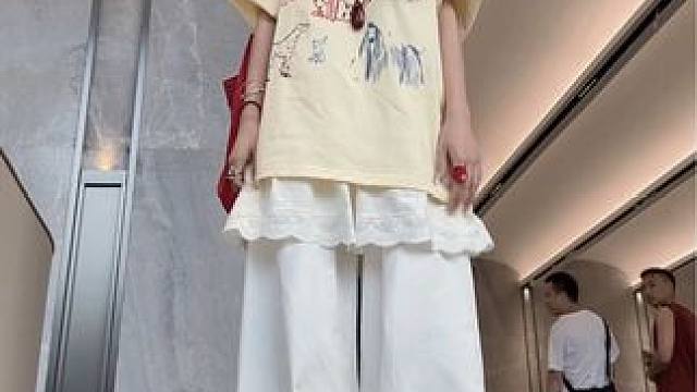 想给你买个cookie～#甜妹 #甜甜的手势舞 #浅跳一下