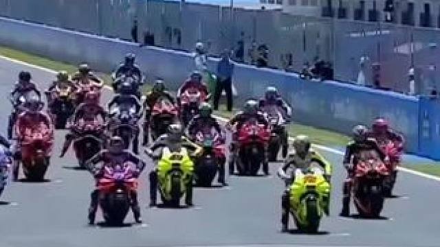 2024motogp西班牙站 #motogp #摩托车比赛 #压弯 #93号马奎斯 #危险动作请勿模