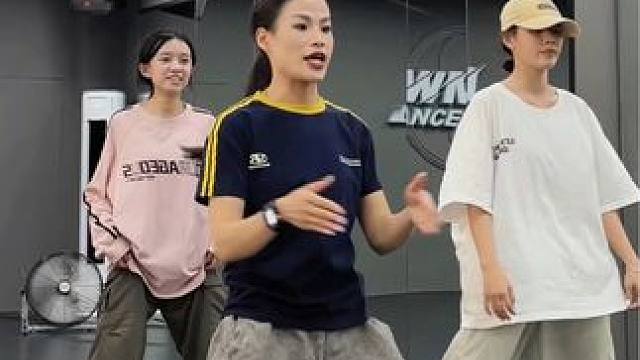 好久没发分解，今天练三个律动，记得核心收紧 #创作灵感 #hiphop基础 #北