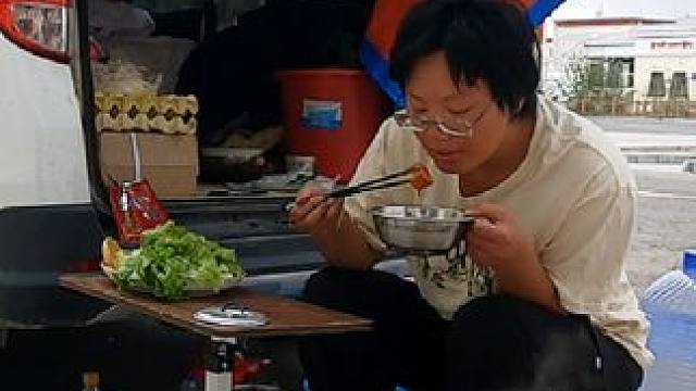 高压锅做火锅，好喜欢西藏的露营地#穷游 #床车旅行 #露营 #219国道 #西藏