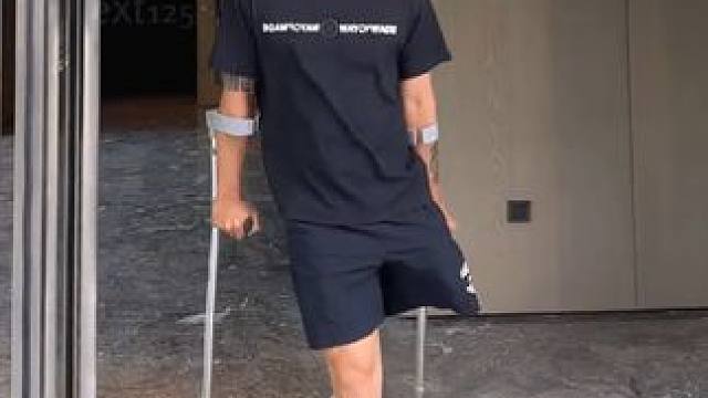 他们的生活有很多不方便，行动也很受限。给他们提供必要的帮助吧