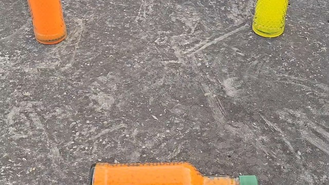 楼梯滚瓶子爆破解压时刻