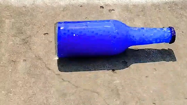 楼梯滚瓶子爆破解压时刻