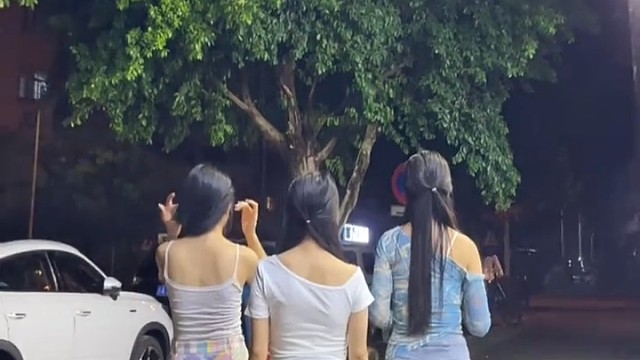 今天和姐妹一起摇一摇