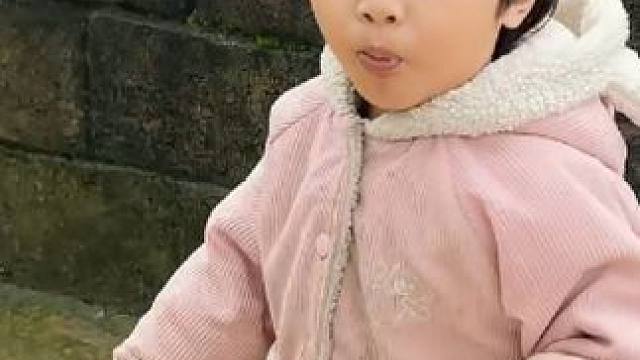 与我一起关爱山区的留守儿童，为他们送去一些关爱和支持。