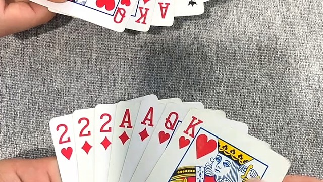 只能先出一个尖才能赢