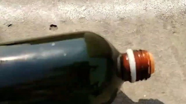 楼梯滚瓶子爆破解压时刻