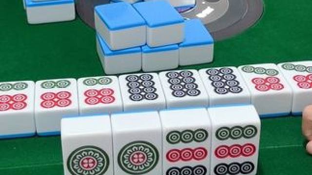 来晚了 #去打麻将的路上风都是甜的 #小麻将解心宽 #打麻将的小仙女