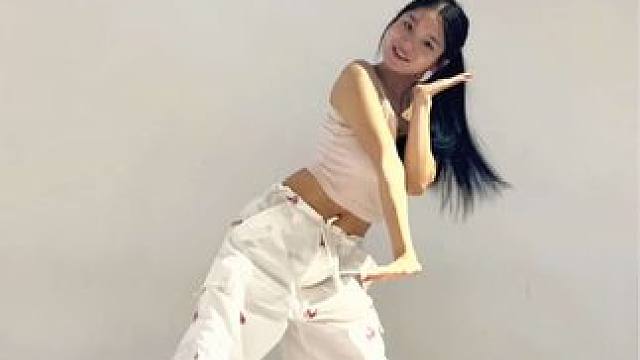 好洗脑的歌 超级甜的舞！有在认真装扮#touch #katseye #翻跳 #t