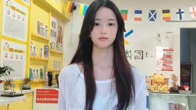 我们都被困在 这寂寞的夜晚#扭一扭 #甜妹