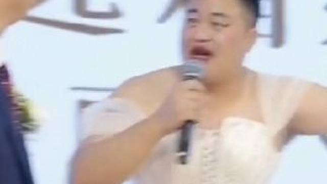 新娘:我都有点磕你俩了#搞笑 #看一遍笑一遍 #专治不开心