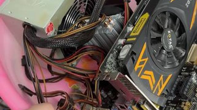 万物皆可装电脑，300块游戏电脑，又不是不能用 #图拉丁#DIY电脑#捡垃圾