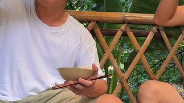 两兄弟吃甲鱼烧泥鳅，麻辣味甲鱼软烂不腥，下饭爽！ #新农人计划2024 #农村美食 #乡村守护人