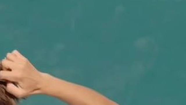 郑钦文，我们中网见！ 一路铁铁撞撞，起起伏伏，打进美网八强，追平自己美网最佳战绩。接下来就是中国赛季