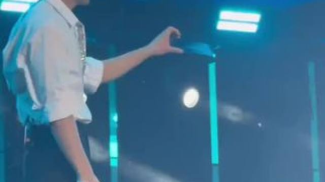 #李耕耘你在搞什么呀 李耕耘你在玩什么抽象#种地吧李耕耘 #李耕耘冷面玫瑰剪刀手 #十个勤天 #蒋敦