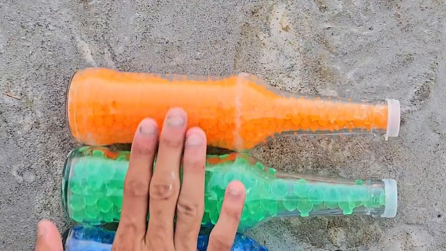 楼梯滚瓶子爆破解压时刻