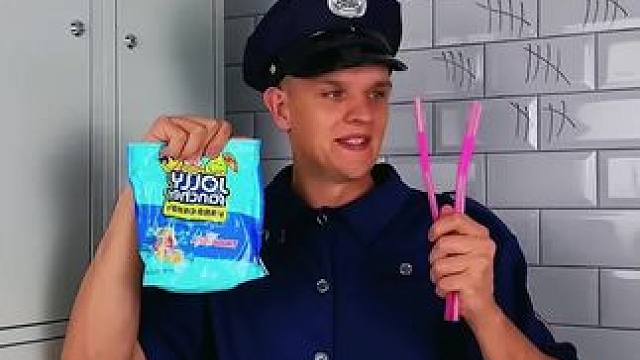 用软糖吹出大泡泡，这操作简直太牛了！ #看一遍笑一遍 #这操作都看傻了 #老外真会玩 #老外都在沉迷