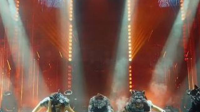 Xg新歌#wokeup 舞蹈接力 woke up#xg女团 今天的快乐从这支“拽”舞开始#酒吧 #唱