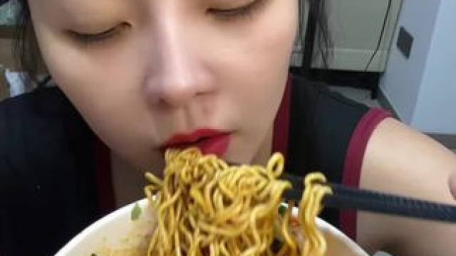 #好好吃饭好好生活 15.96桶 划算❤️#从来没吃过这么好吃的东西 #不敢想象这一口多好吃 #爱生