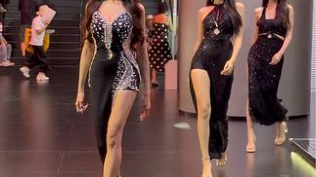 #2024成都国际车展 #美女模特 #大长腿 #完美身材 #穿搭