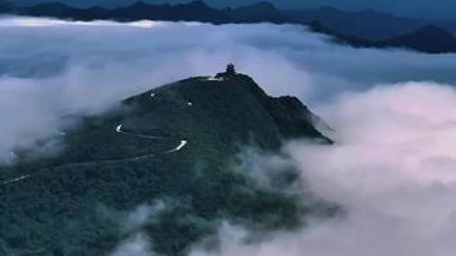 云端仙境龙头山#云雾缭绕人间仙境 #龙头山 #这个风景足够治愈你吗 #治愈系风景 #旅行推荐官