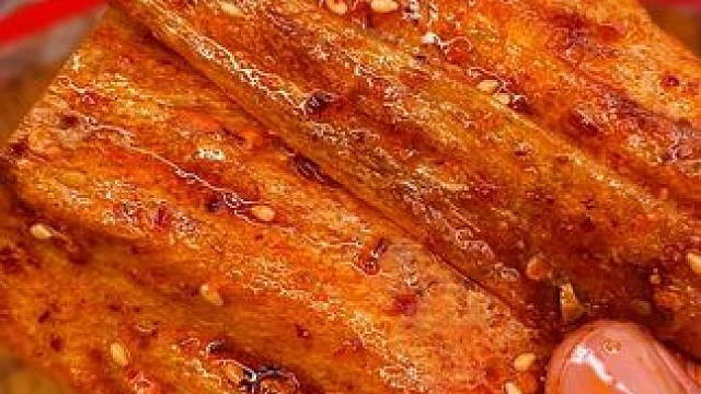 不能吃辣的千万不要轻易尝试魔鬼辣，真的巨辣#好吃到停不下来 #无辣不欢 #辣条 #零食推荐