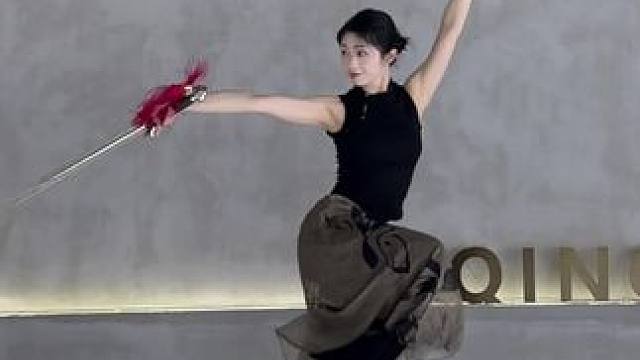 “你憔悴，我替你明媚” 