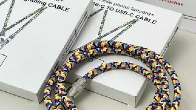 手机链 这个既能当手机挂绳又能当充电线的挂链也太方便了！出门再也不怕掉数据线了，随时随地想冲就充！#