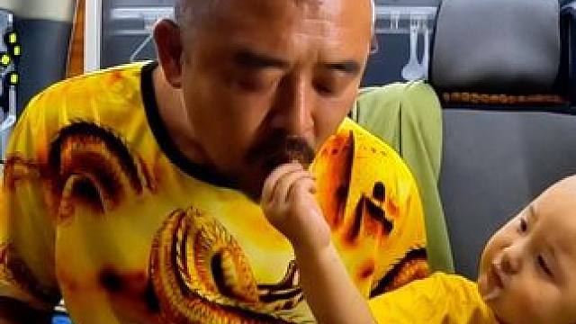 沙和尚大孙太棒了，爷俩吃夜宵真开心，下集#房车生活 #自改房车 #人类幼崽