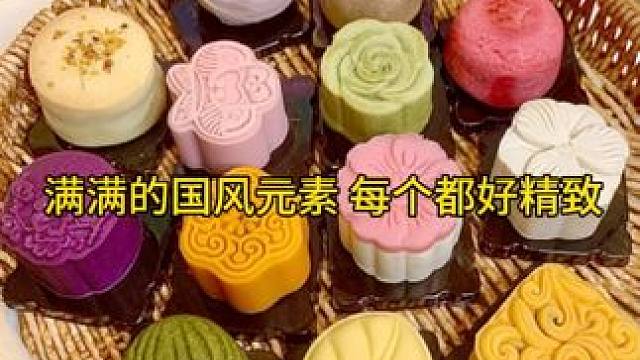 活蹦乱跳的小鱼不吃，却全部扔地上。#小鱼仔 #深海小鱼仔 #零食推荐