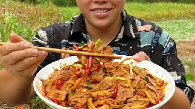 今天用一斤泡椒炒个爆辣猪肝，一人吃一大碗 #下饭菜 #记录生活 #美食