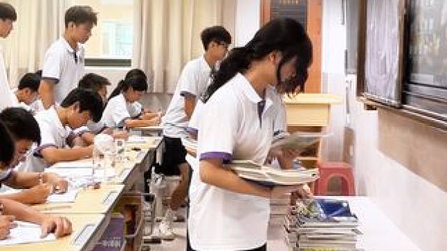 自助餐式发书法，五分钟发完全班，安静有序高效！#南安本真高级中学 #高中