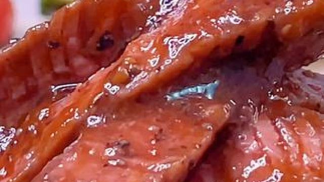 自己在家就能做出让孩子吃得放心的牛排，肉嫩多汁孩子超爱吃