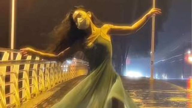 只有她像我的份