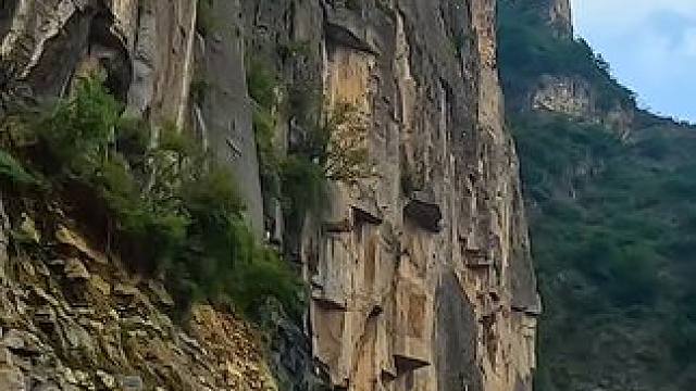 山西长治市壶关县黄崖底村至鹅屋乡公路沿途太行山景色 #最美的风景在路上 #旅行推荐官 #太行山