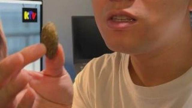 两个超绝的东西搭配在一起，效果爆炸！#零食 #橄榄 #甘草橄榄 