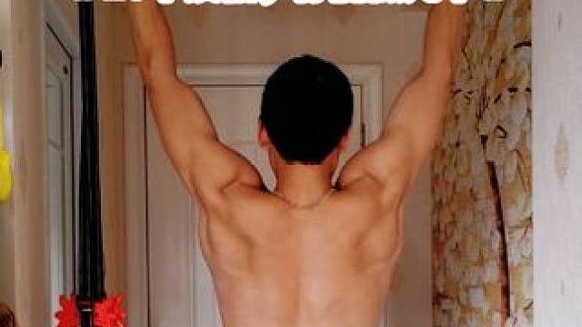 动起来，在家雕刻自己，练出倒三角 #引体向上单杠家用 #背部训练 #明徒健身