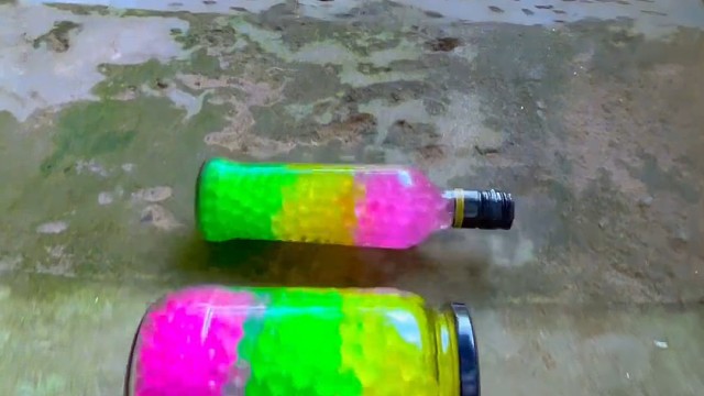 楼梯滚瓶子爆破解压时刻