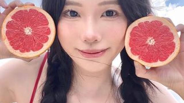 走哪都能拍的夏日水光照，中秋假期想多拍美照的姐妹赶紧学起来 #拍照姿势#珀莱雅早C晚A