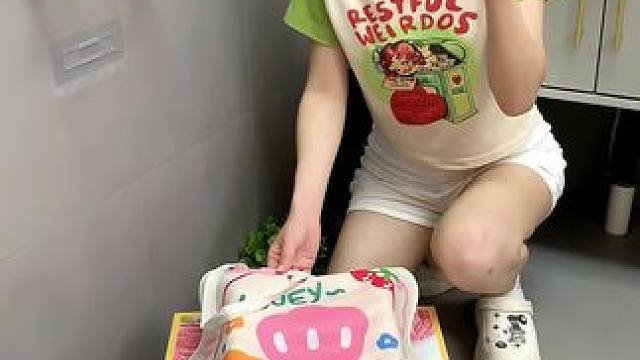 #兔耳脸盆架  可以收纳多个脸盆，家里的鞋刷都可以挂上去，还不占空间#免打孔  #小兔脸盆置物架